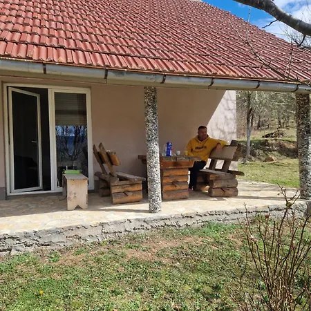 Semesterbostad Mountain Paravci Cajnice