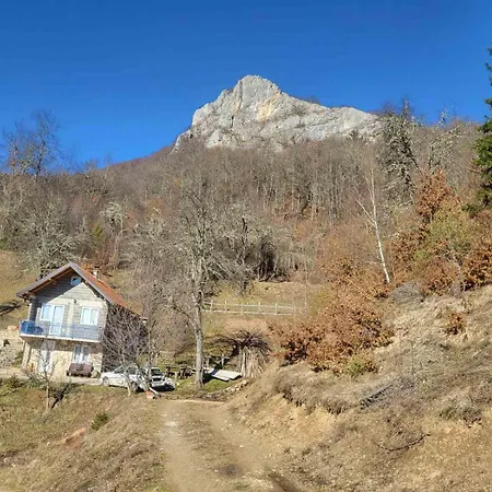Semesterbostad Mountain Paravci